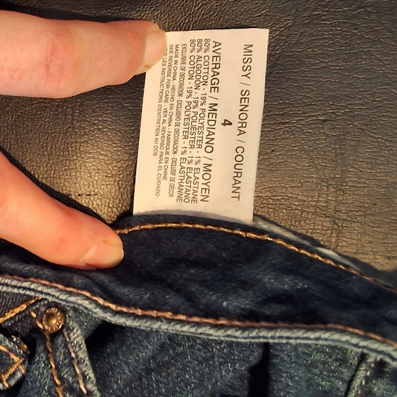 Woman's jeans - Picture 7 of 9